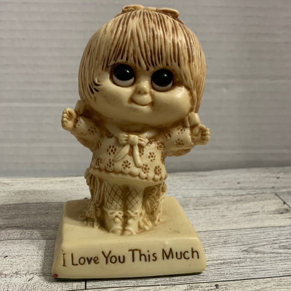 Vintage 1975 “I LOVE YOU THIS MUCH”By W & R Berries Co.. 729